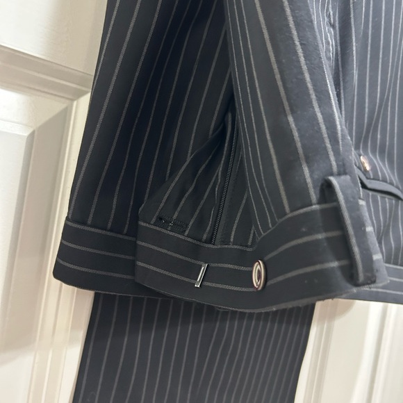 Men 46L Suit - Picture 10 of 12